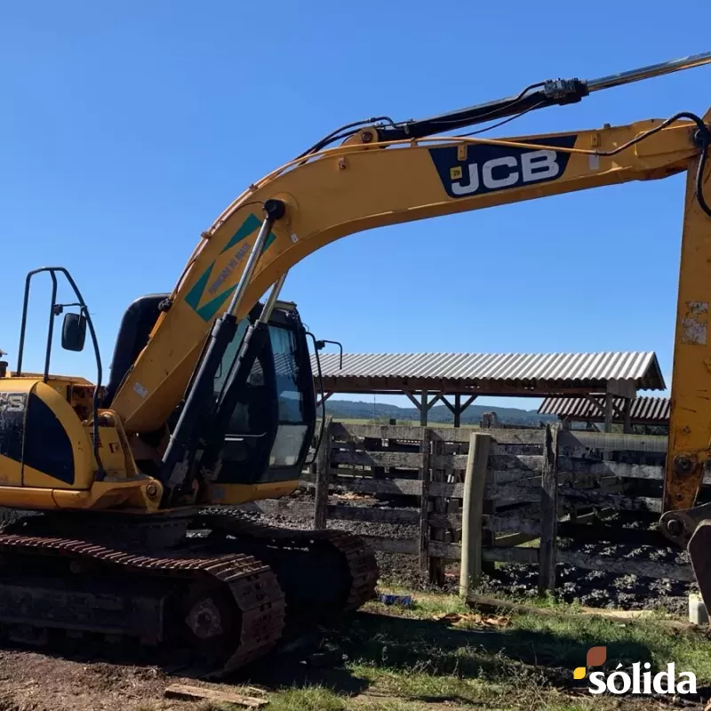 Escavaderia JCB JS160 Ano 2013