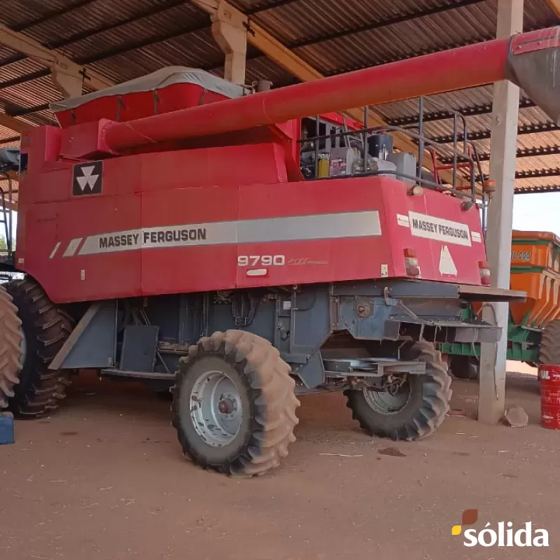 Colheitadeira Massey Ferguson 9790 Ano 2013